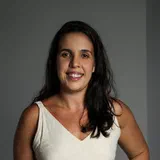 Author Danielle Monteiro portrait image